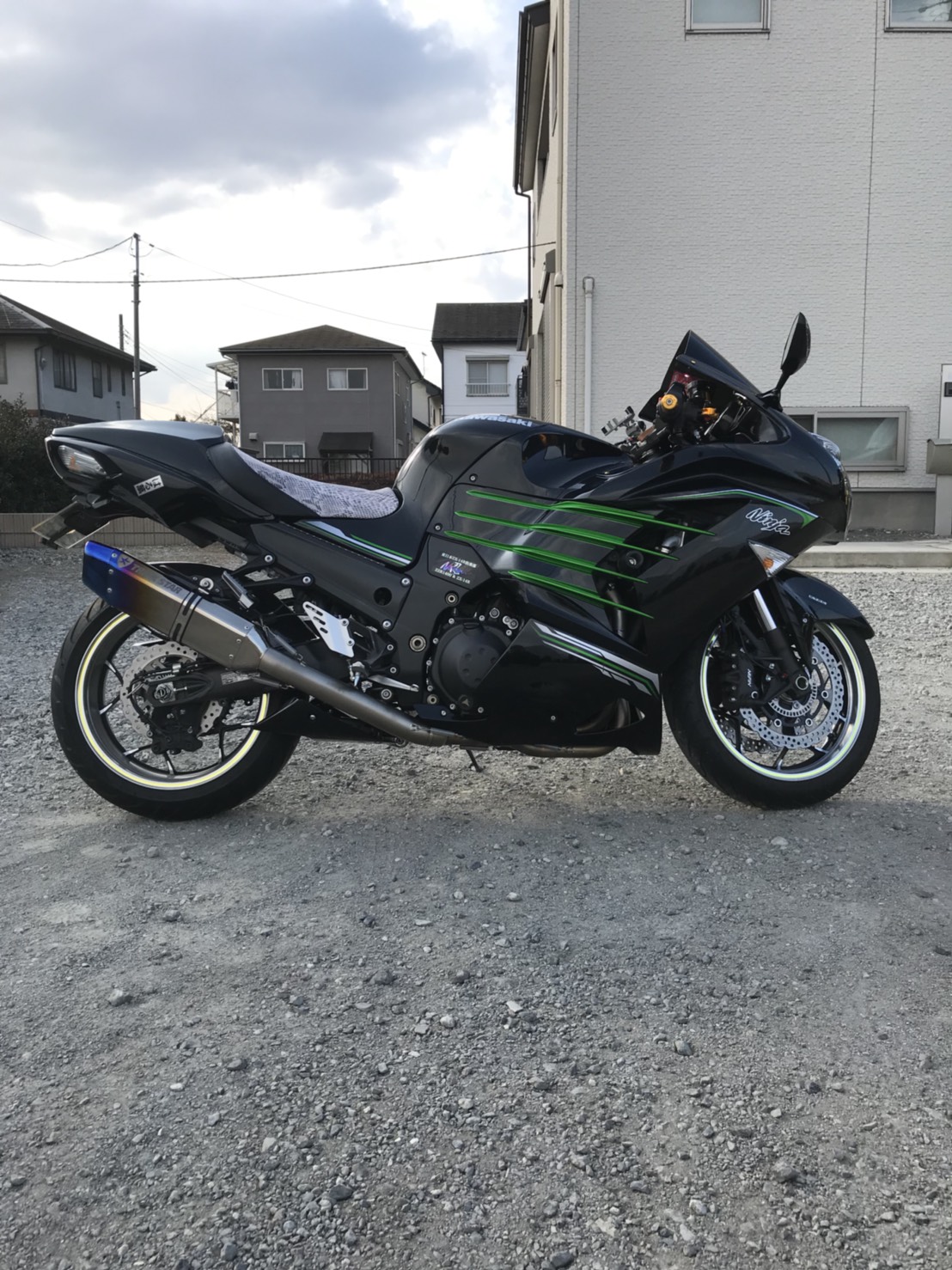 Kawasaki　ＺＸ-14Ｒ　シート張替え＆低反発スポンジ加工