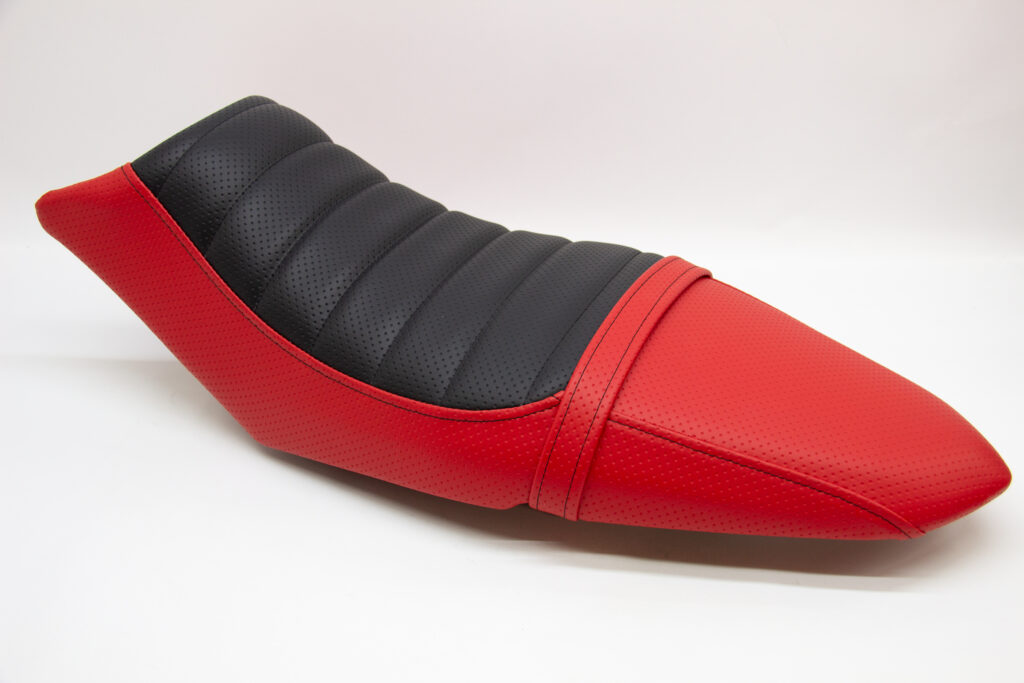 カワサキZ125シート張替え