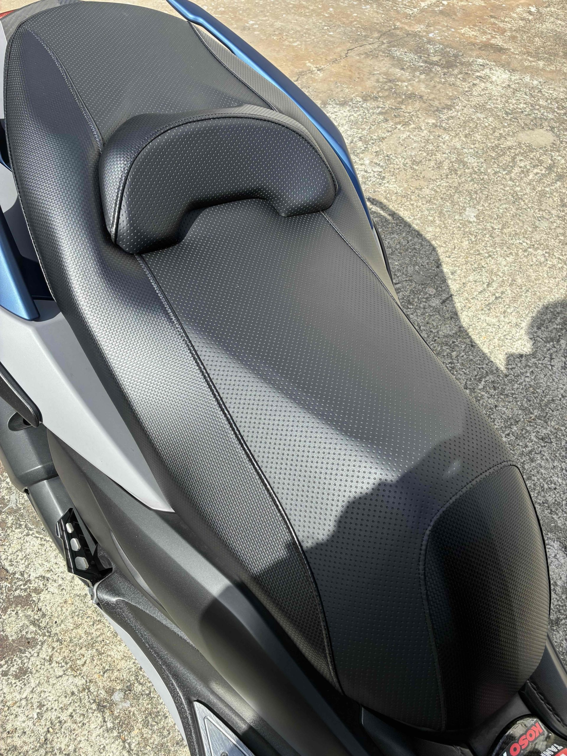 XMAX250シートカスタム