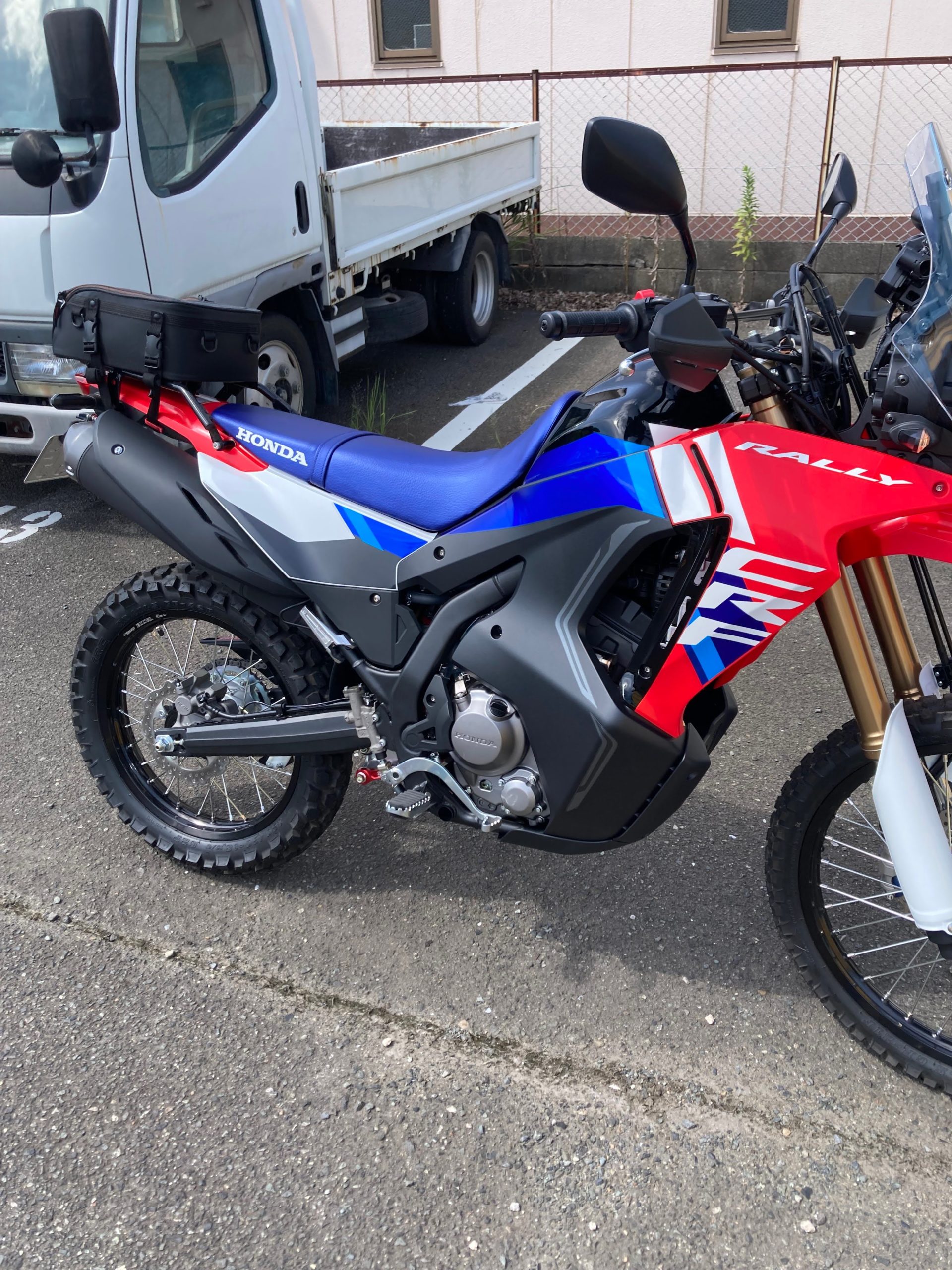 ホンダCRF250rally シート低反発スポンジ加工
