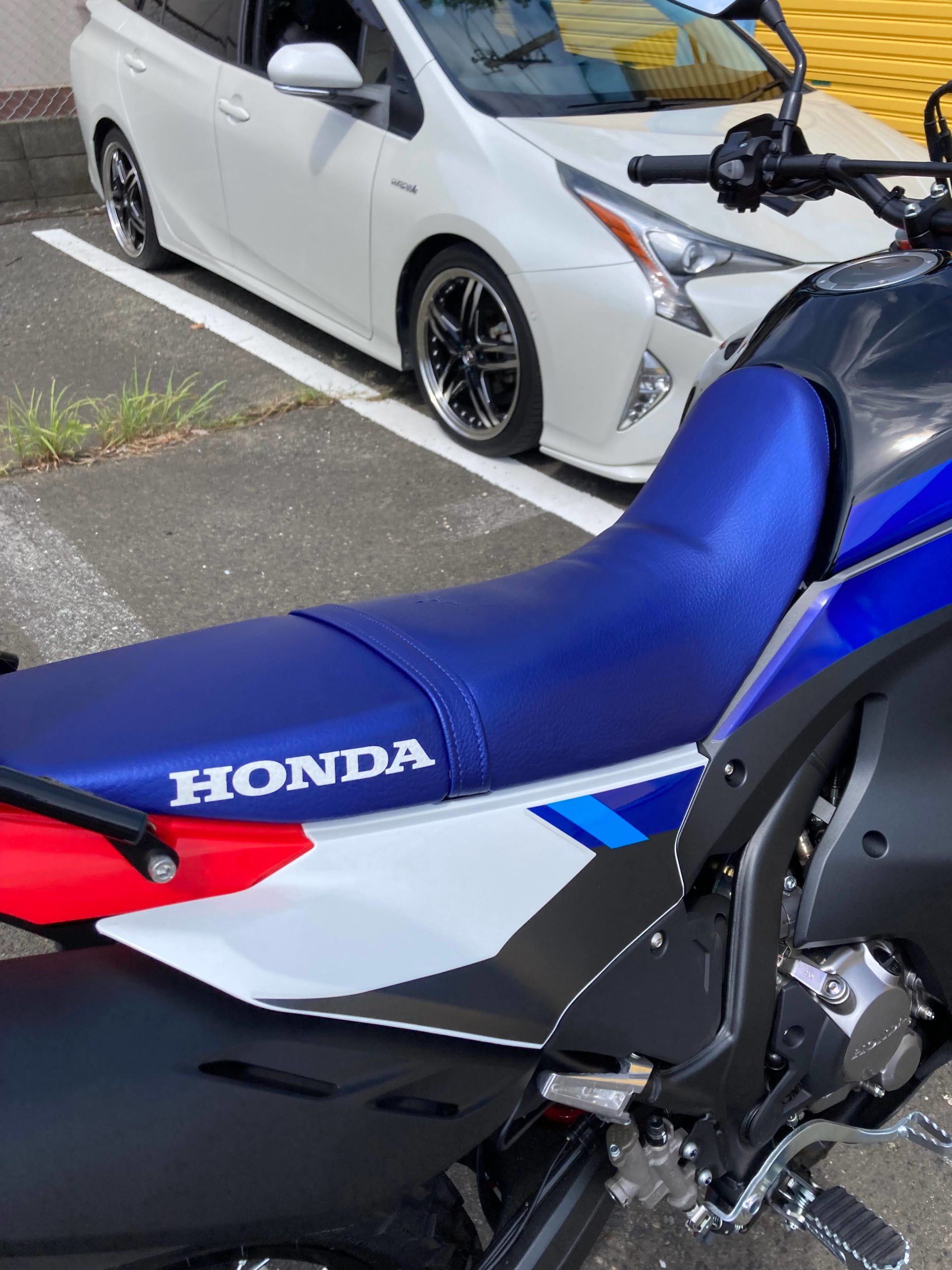 ホンダCRF250rally シート低反発スポンジ加工