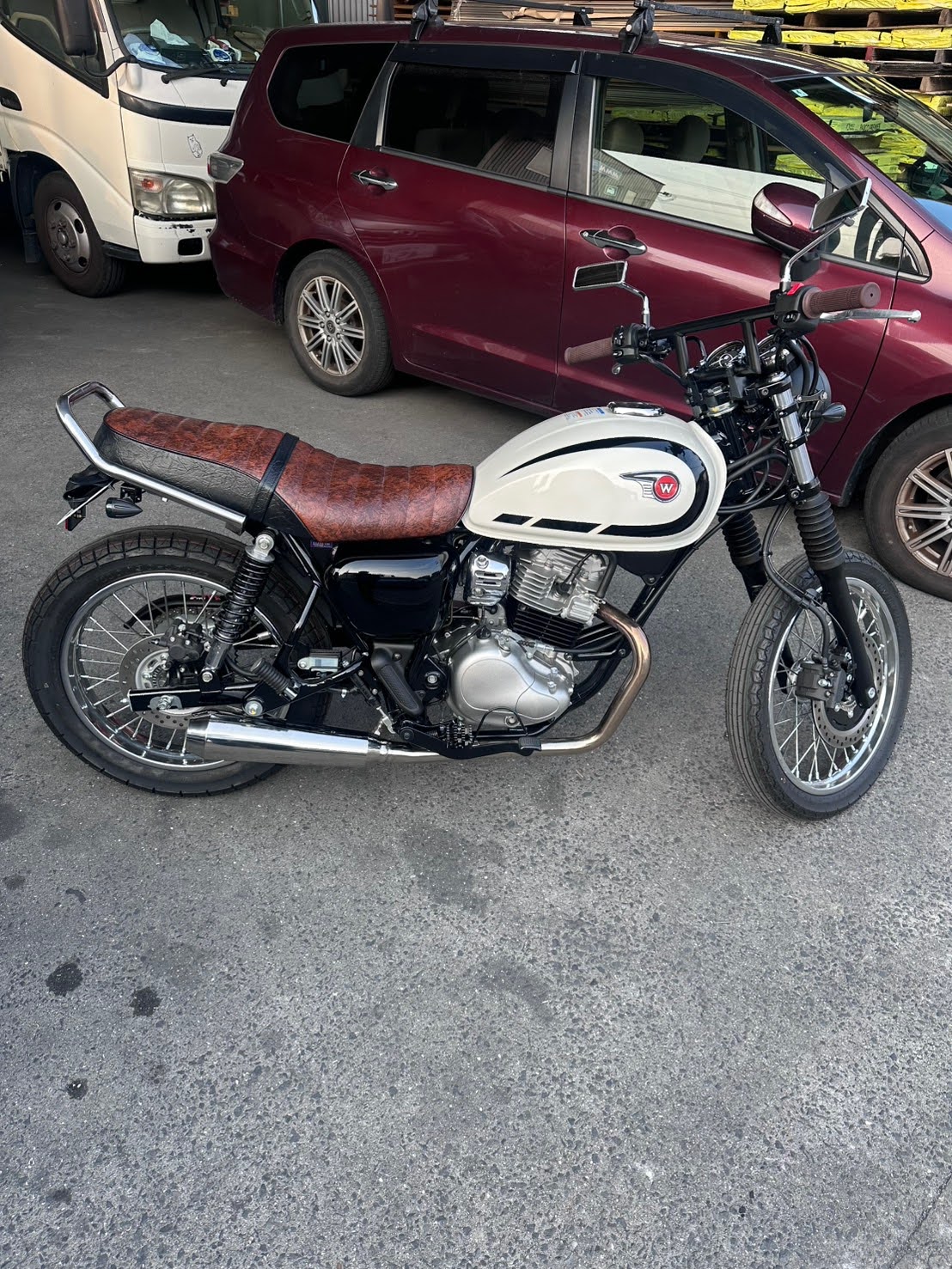 カワサキW230シート張替えカスタム