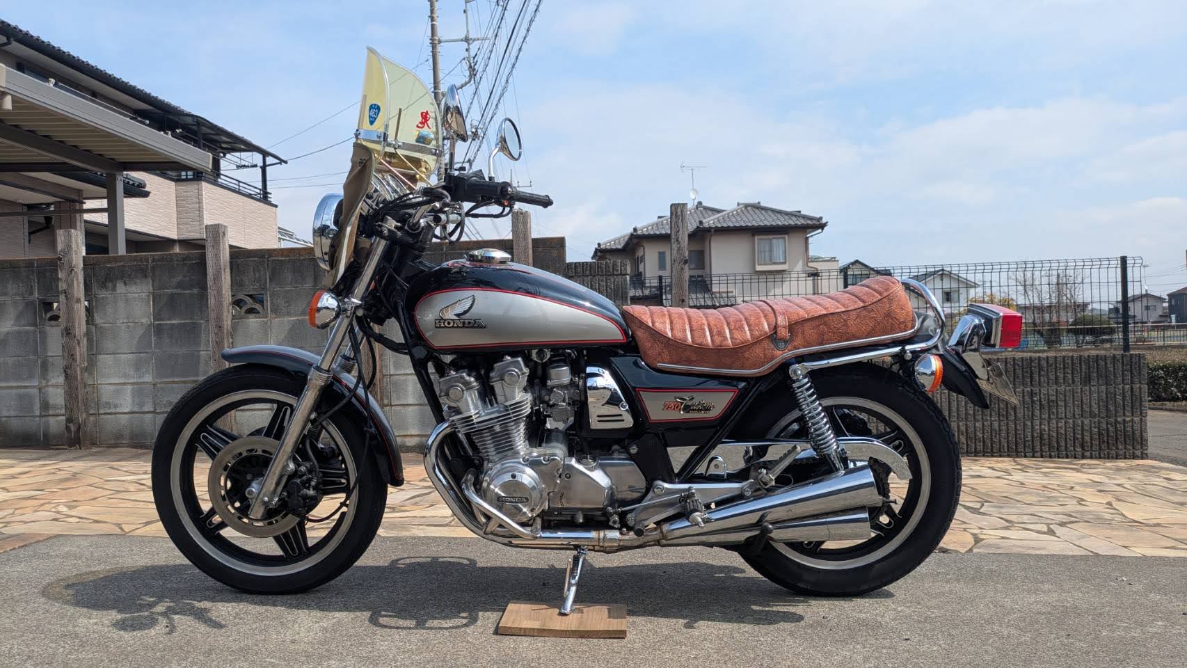 CB750カスタムエクスクルーシブシート張替えレストア