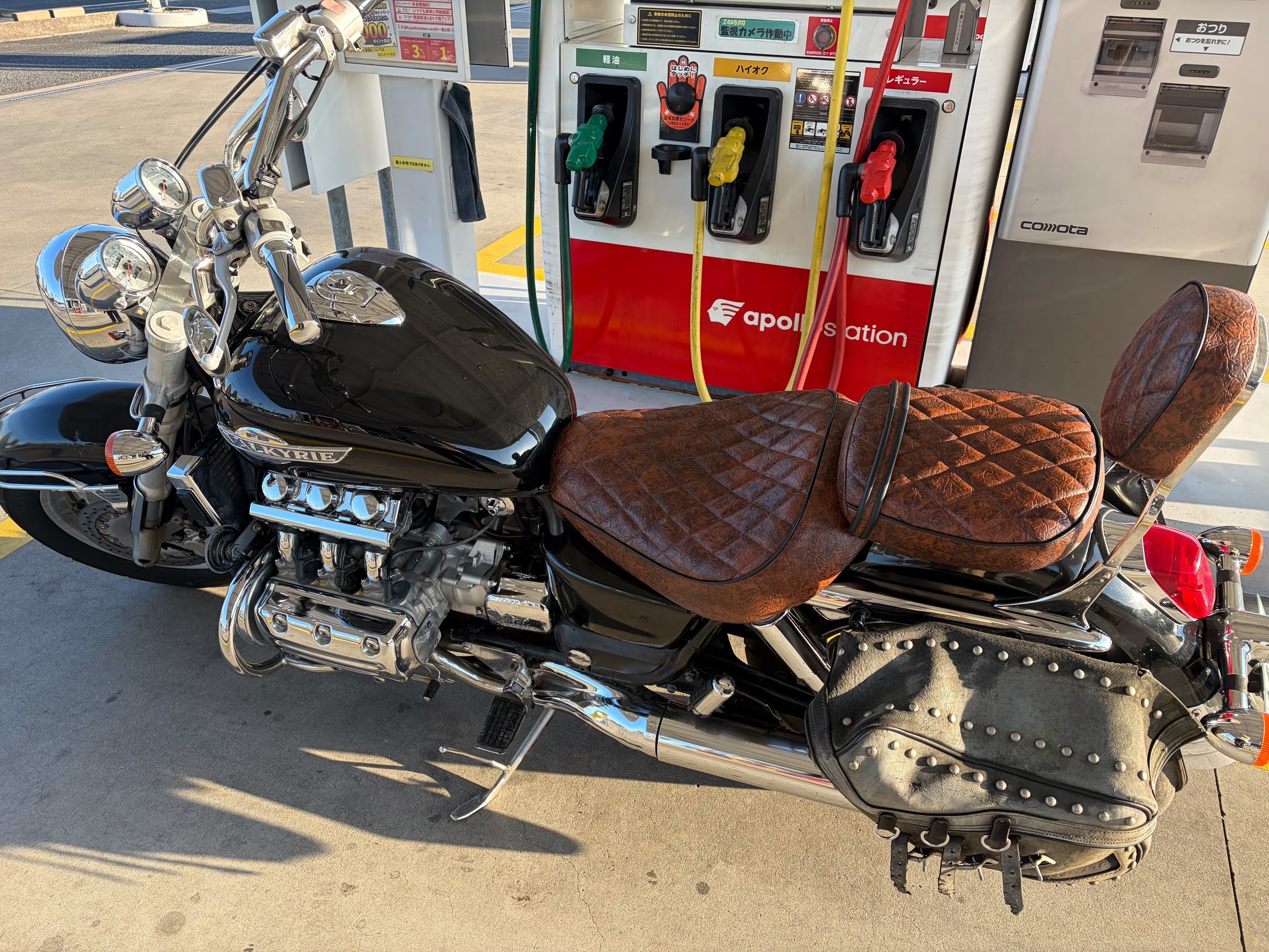 ホンダワルキューレシート修理