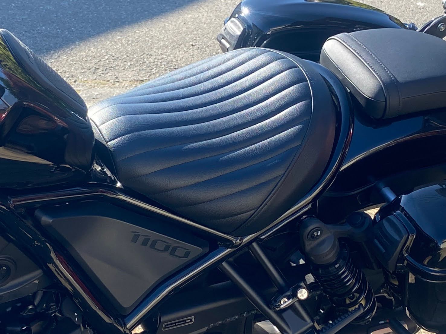 ホンダ レブル1100シート張替え