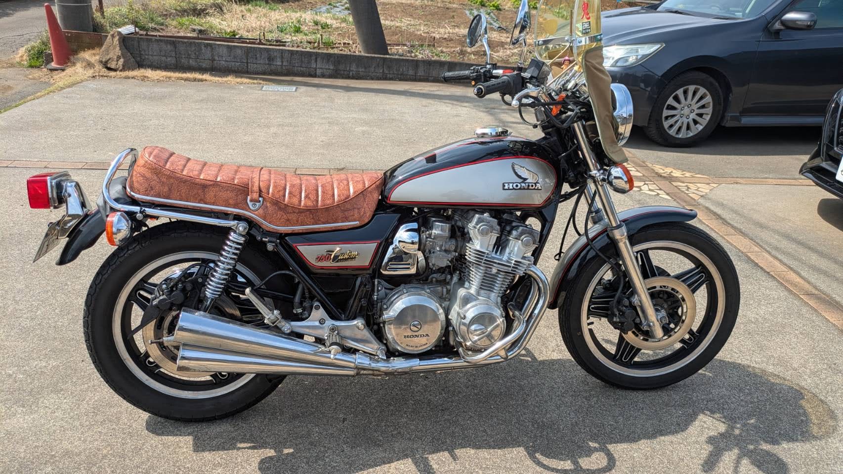 CB750カスタムエクスクルーシブシート張替えレストア