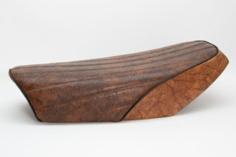 SR400シート張替え